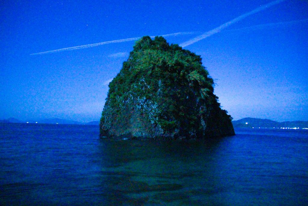 なにもない幸せな島のリトリート宿 The Bonds Мацуяма Екстер'єр фото